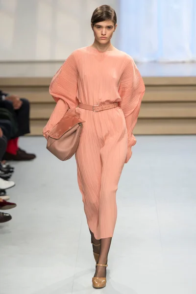 Look 9